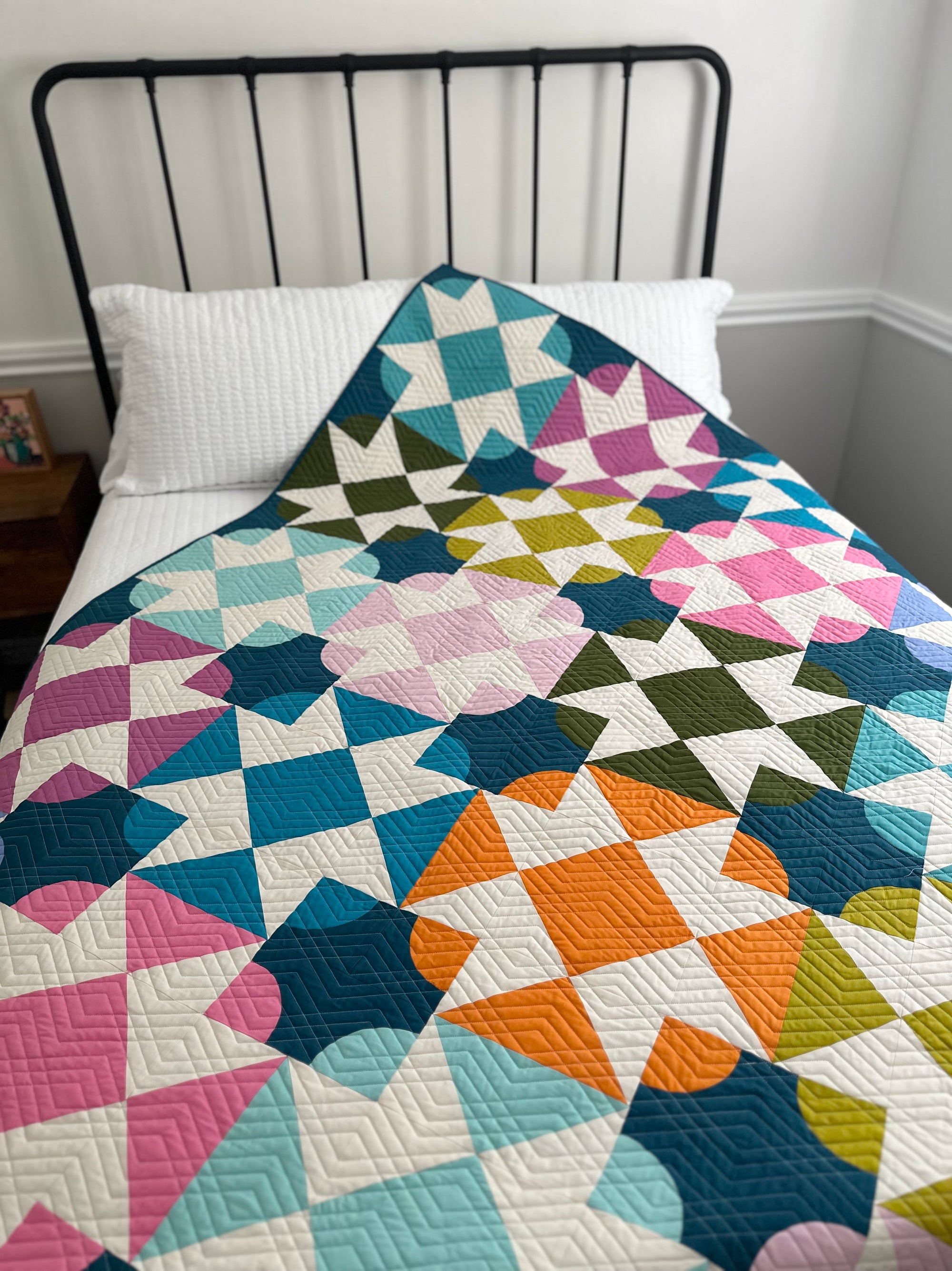 Audrey Quilt Kit - Ruby Star Solids - Splendid Speck